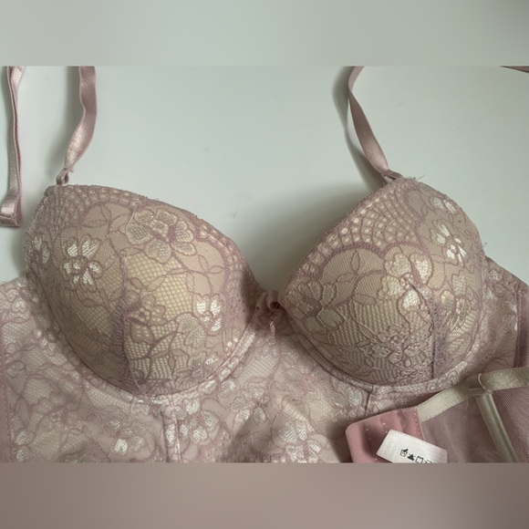 Sophie b. Bra - 36C - Picture 2 of 6